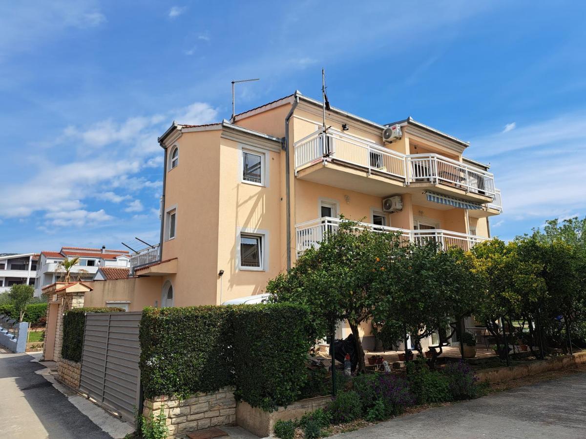 Apartment Penic Kaštela Exteriör bild